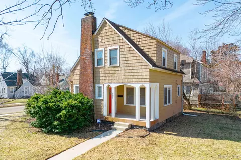 597 Lowell St, Pontiac, MI 48340