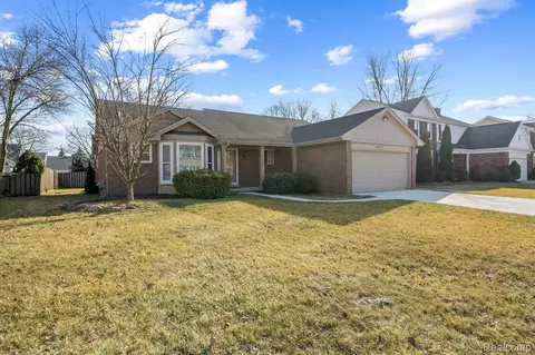 46457 Swanmere Dr, Canton, MI 48187
