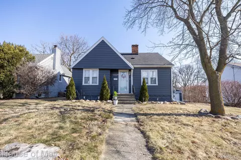 11029 Walker St, Grand Blanc, MI 48439