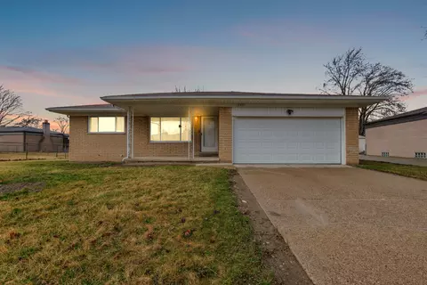 17491 Loranger St, Clinton Township, MI 48038