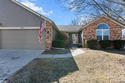 19422 Cardene Ct, Northville, MI 48167