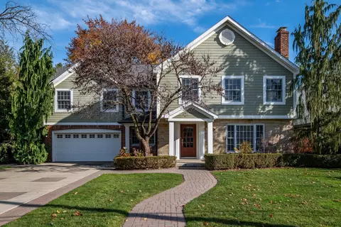 808 Chesterfield Ave, Birmingham, MI 48009