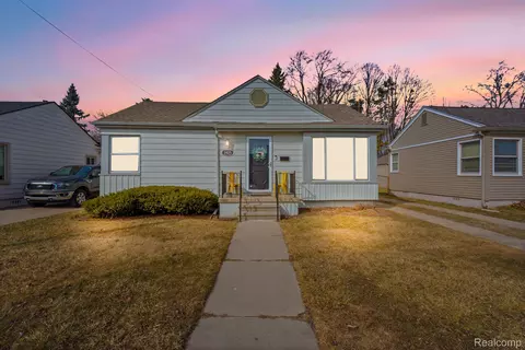 2425 Kalama Ave, Royal Oak, MI 48067