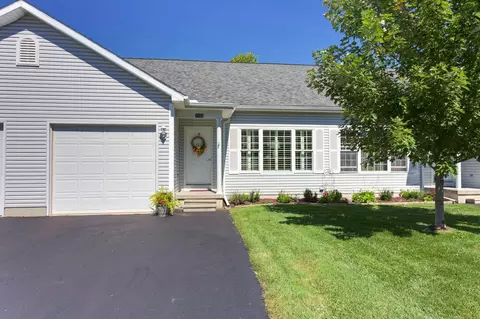2065 Pauls Crt Ct, Marysville, MI 48040