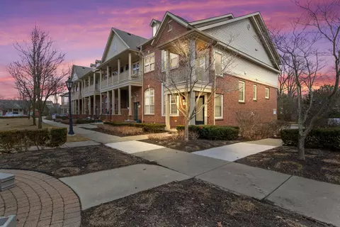 163 E Bay Dr, Walled Lake, MI 48390