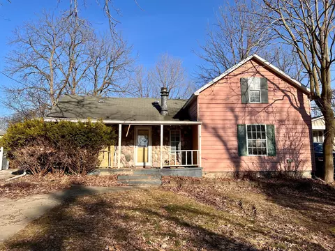 930 State Rd, Fenton, MI 48430