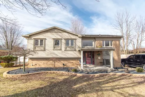 18256 Winwood Ave, Brownstown, MI 48193