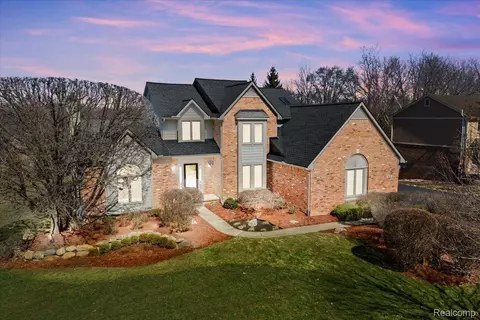 57322 Hidden Timbers Dr, Lyon, MI 48178