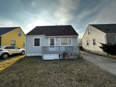26261 Clancy St, Roseville, MI 48066