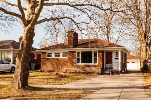 13350 Rosemary Blvd, Oak Park, MI 48237