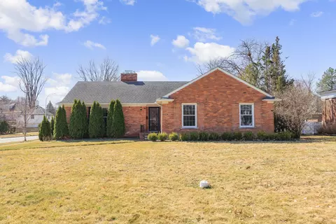 1107 Buckingham Rd, Grosse Pointe Park, MI 48230