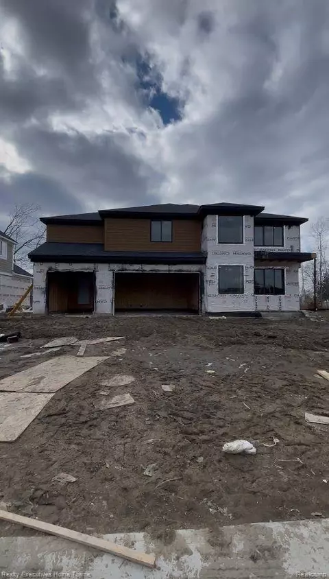 50861 Timberstone Dr, Macomb, MI 48042