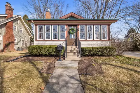 129 Baseline Rd, Northville, MI 48167