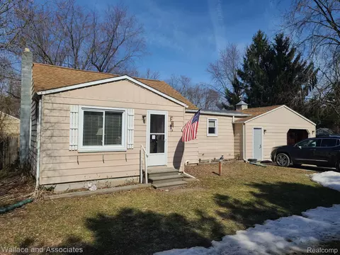 7175 Birchcrest Rd, Worth, MI 48450