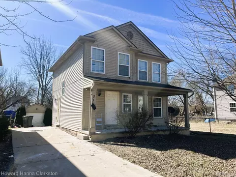 51 Forest St, Pontiac, MI 48342