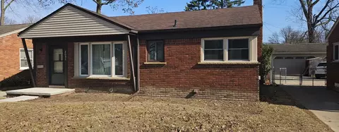 2031 Pelham St, Dearborn, MI 48124