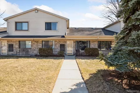 16060 Holz Dr #73, Southgate, MI 48195