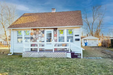 12816 Vernon Ave, Warren, MI 48089