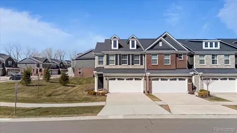 43646 Chancellor Ln, Novi, MI 48375