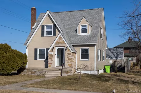 26834 Greenleaf St, Roseville, MI 48066
