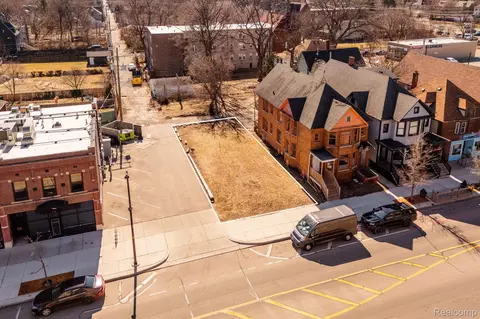 8026 Kercheval St, Detroit, MI 48214