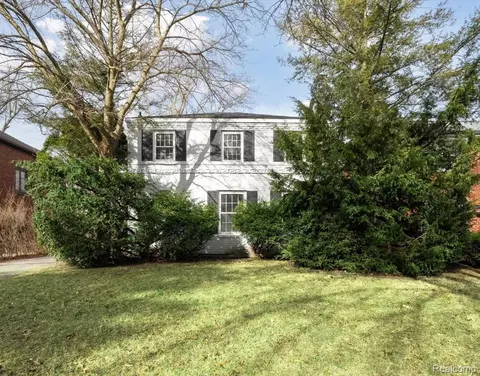 26085 Humber, Huntington Woods, MI 48070