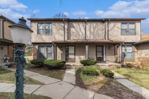 12411 Woodgate Dr, Plymouth, MI 48170