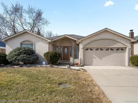 45419 Heatherwoode Ln, Macomb, MI 48044