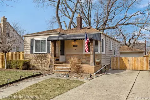 1920 Columbia Rd, Berkley, MI 48072
