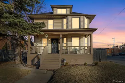 79 E Grand, Highland Park, MI 48203