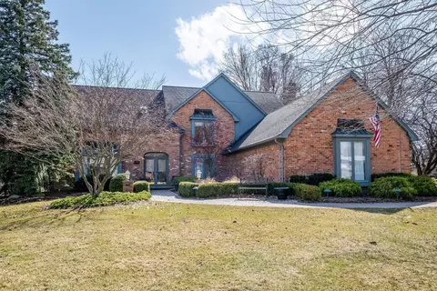200 Tanglewood Dr, Rochester Hills, MI 48309