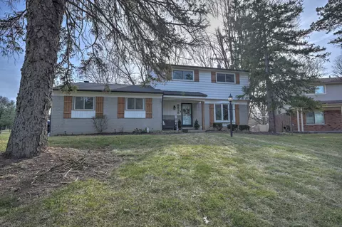 8838 Dublin Way, Sterling Heights, MI 48314