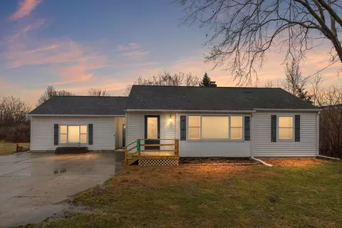 1278 E Maple Ave, Grand Blanc, MI 48507