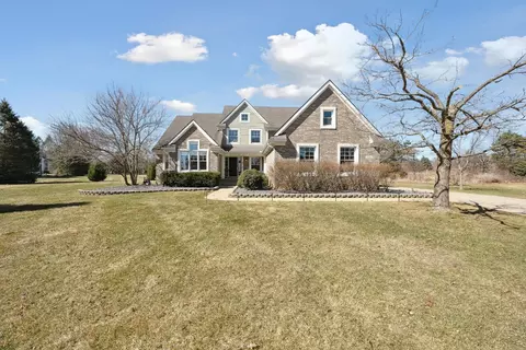 173 Gailes Crt Ct, Highland, MI 48357