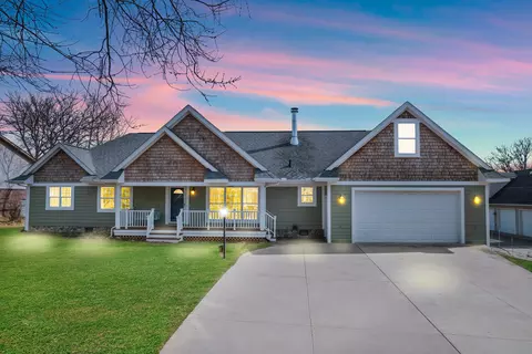 6820 Walters Rd, Independence, MI 48346
