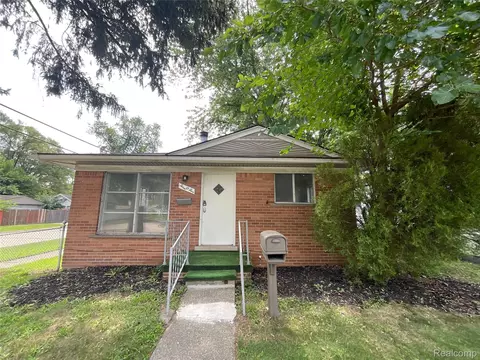 305 W Hudson Ave, Madison Heights, MI 48071