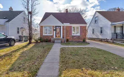 3327 Hollywood St, Dearborn, MI 48124