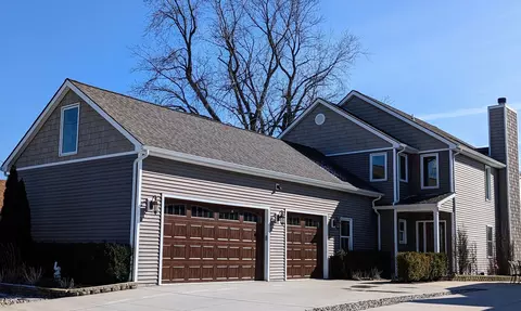 31860 N River Rd, Harrison, MI 48045