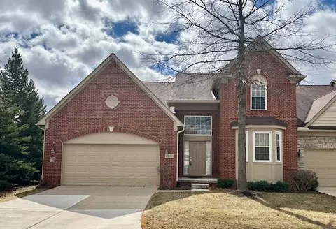 47461 Scenic Circle Dr N, Canton, MI 48188