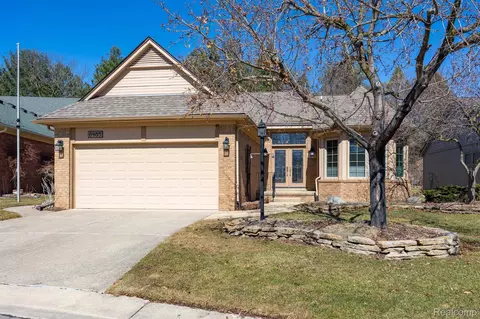6485 Copper Creek Dr, Washington, MI 48094