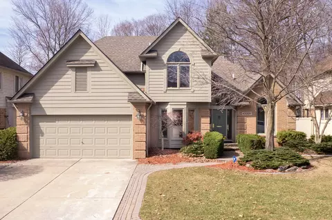 43331 Herring Dr, Clinton Township, MI 48038