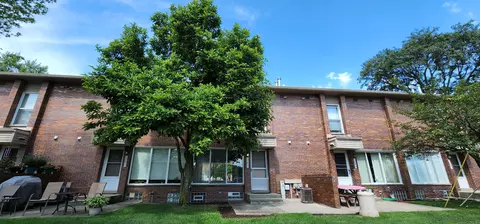 32673 Five Mile Rd, Livonia, MI 48154