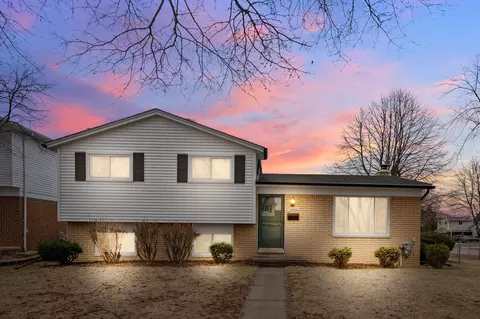 36310 Bagdad Dr, Sterling Heights, MI 48312