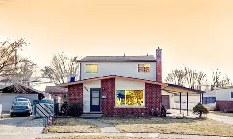 28340 Blum St, Roseville, MI 48066