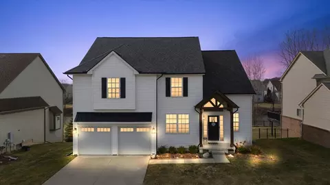 930 Cross St, Oxford, MI 48371