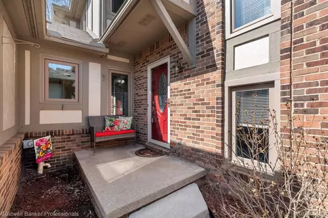 42046 Saratoga Cir, Canton, MI 48187