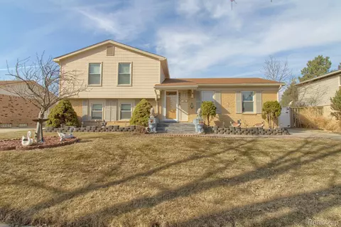 22224 Donnelly Ave, Brownstown, MI 48193