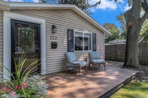 223 Franklin St, Milford, MI 48381