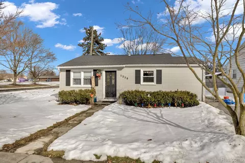 1230 Jefferson St, Lapeer, MI 48446