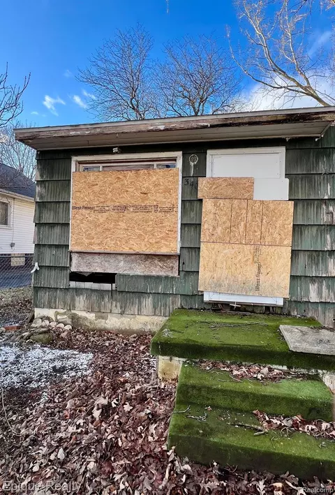 3402 Brandon St, Flint, MI 48503 photo 2